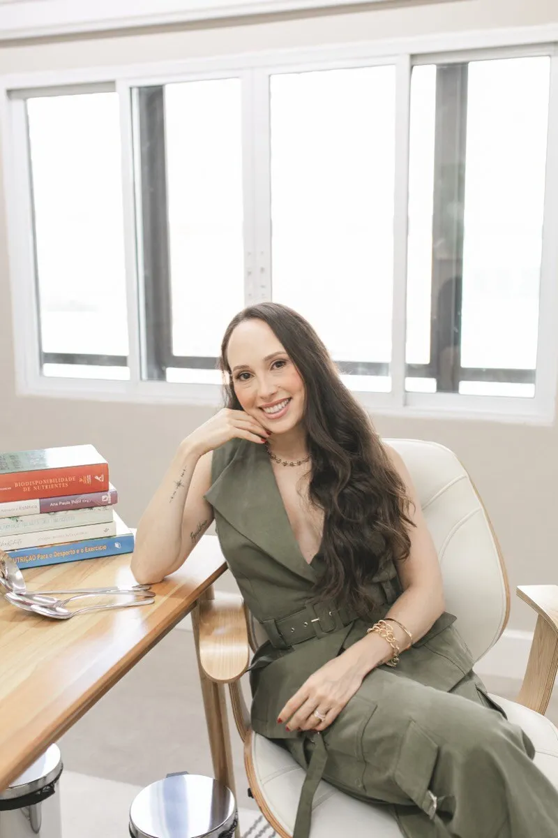 Retrato da Dra. Juliana Catapano, fundadora da Clínica Integrada JC